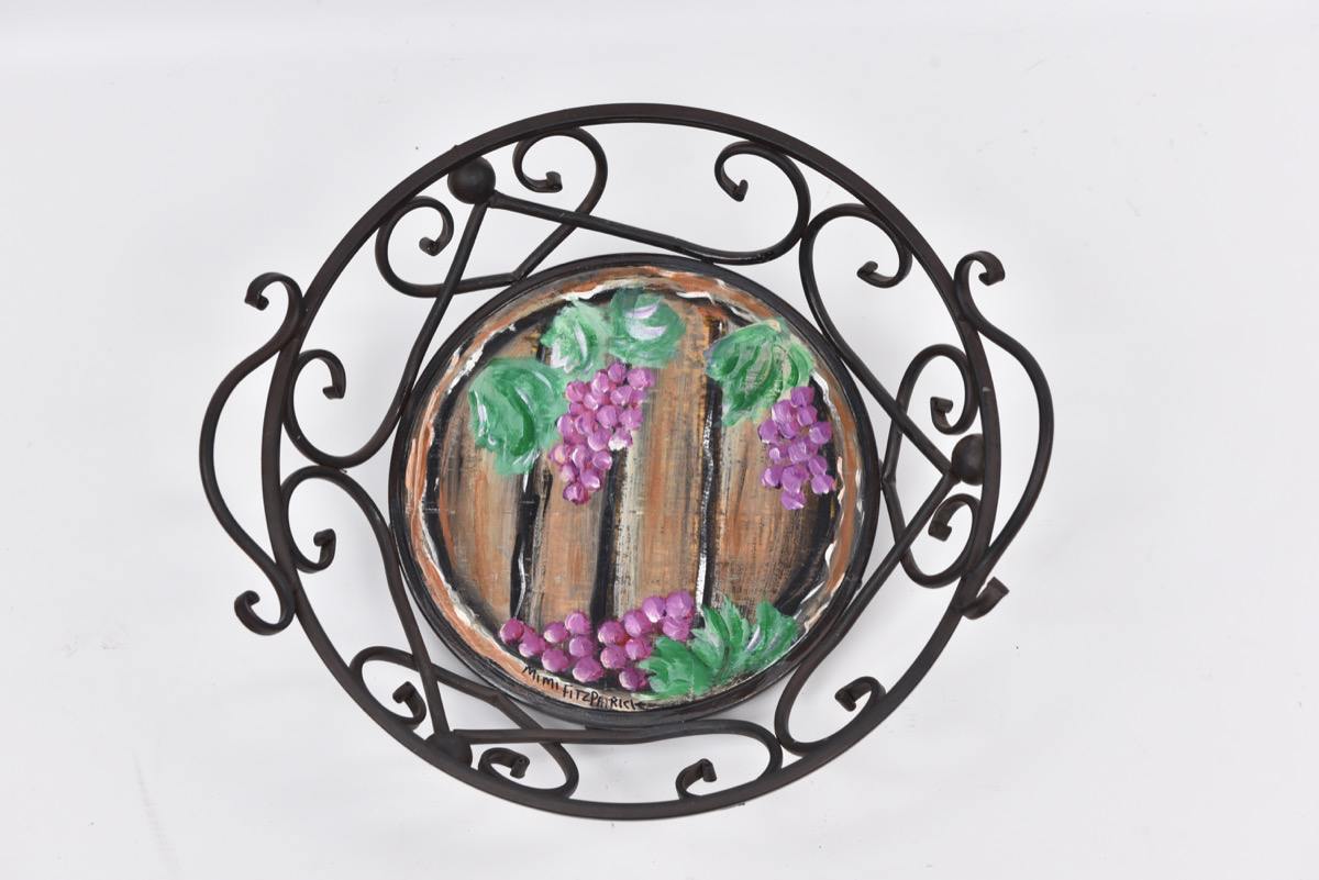 Grapes ( wine barrel casket )